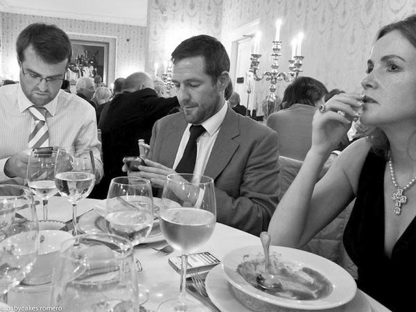 ya-no-queda-con-quien-conversar